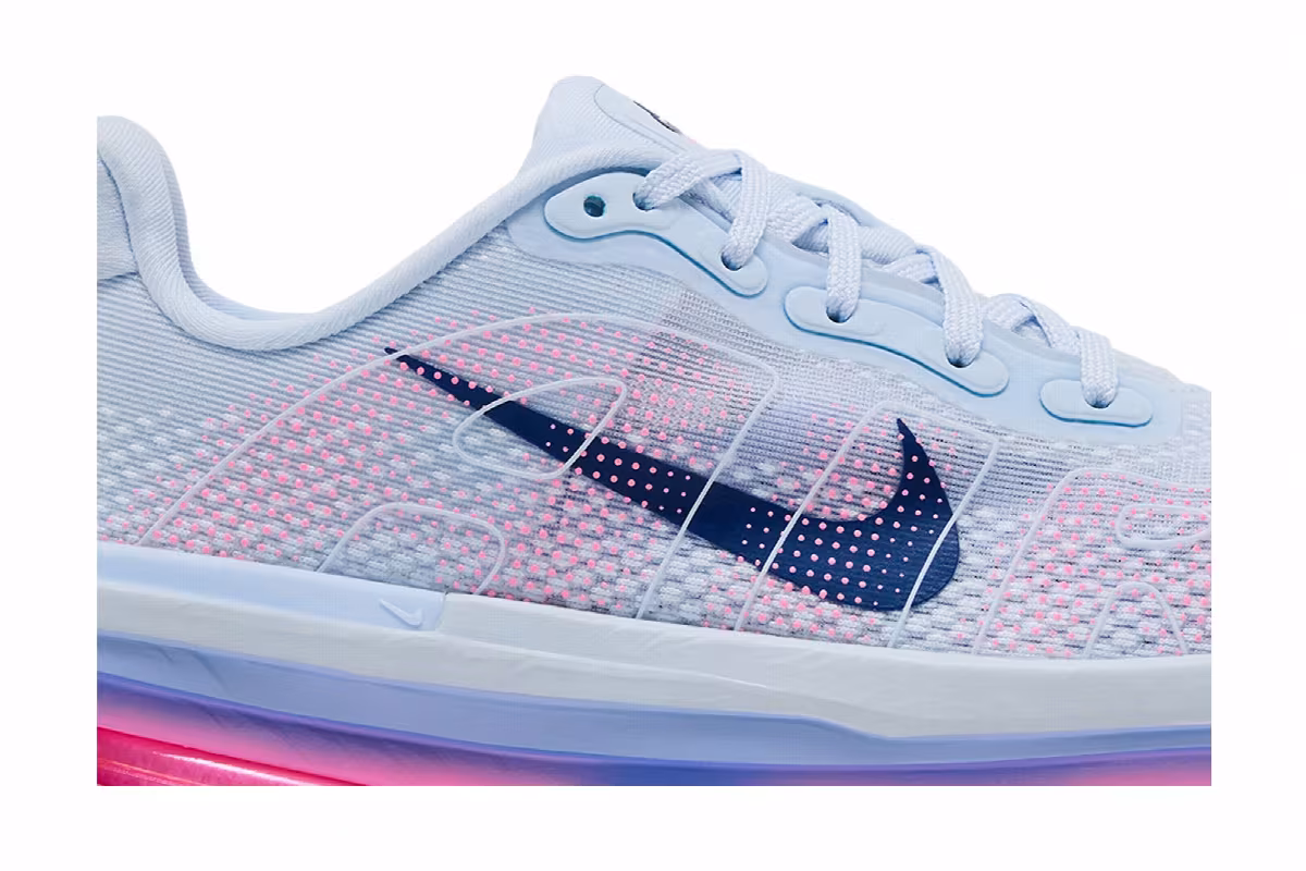 Nike Women's Vomero Premium Blue Tint, view 3