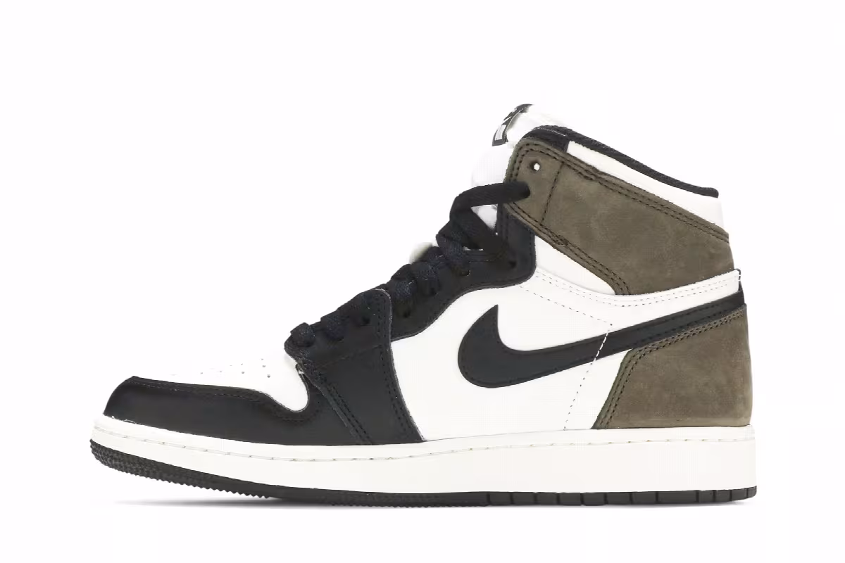 Air Jordan 1 High OG GS Dark Mocha, view 4