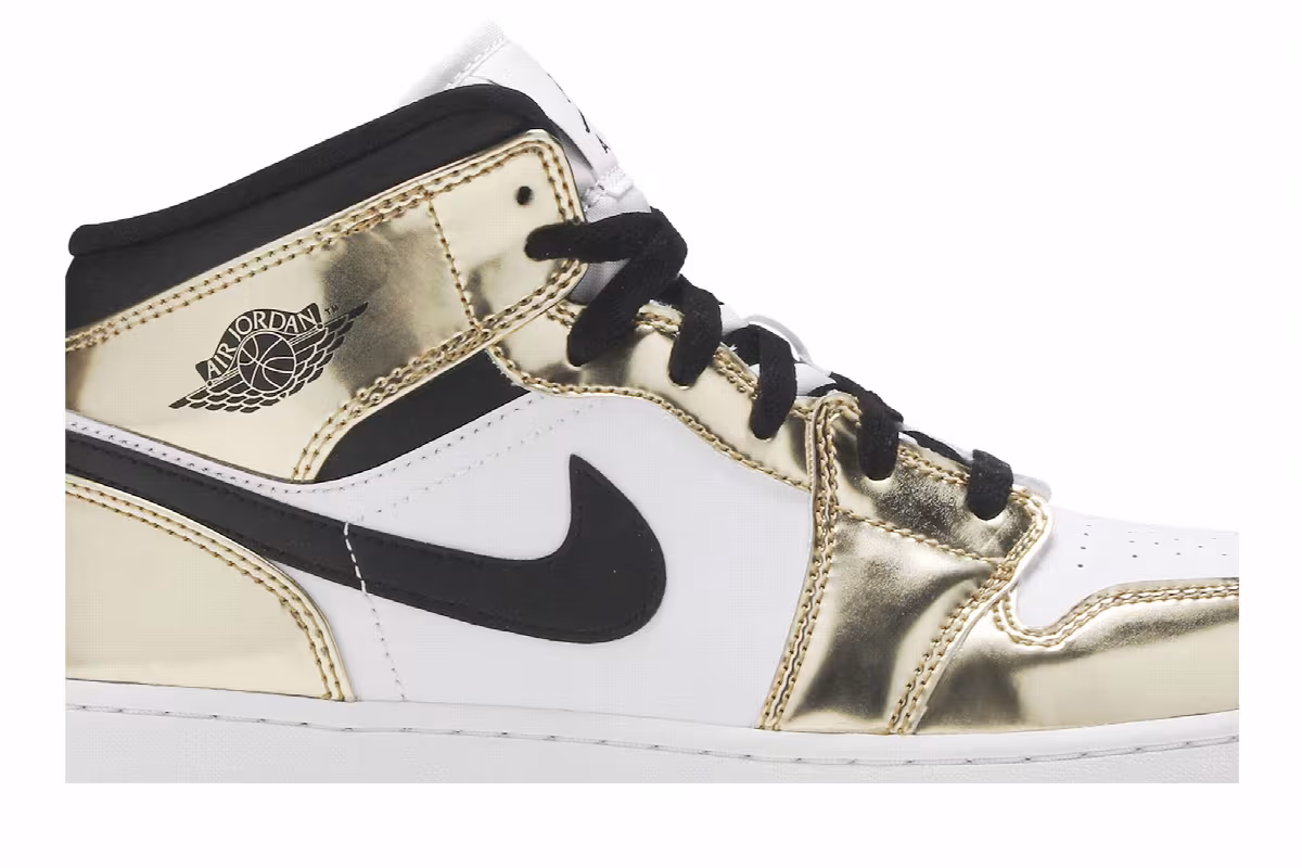 Air Jordan 1 Mid SE GS Metallic Gold, view 3