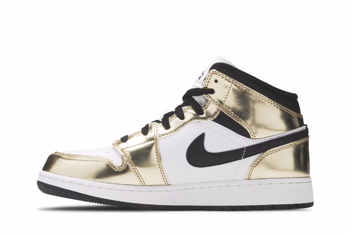 Air Jordan 1 Mid SE GS Metallic Gold, view 4