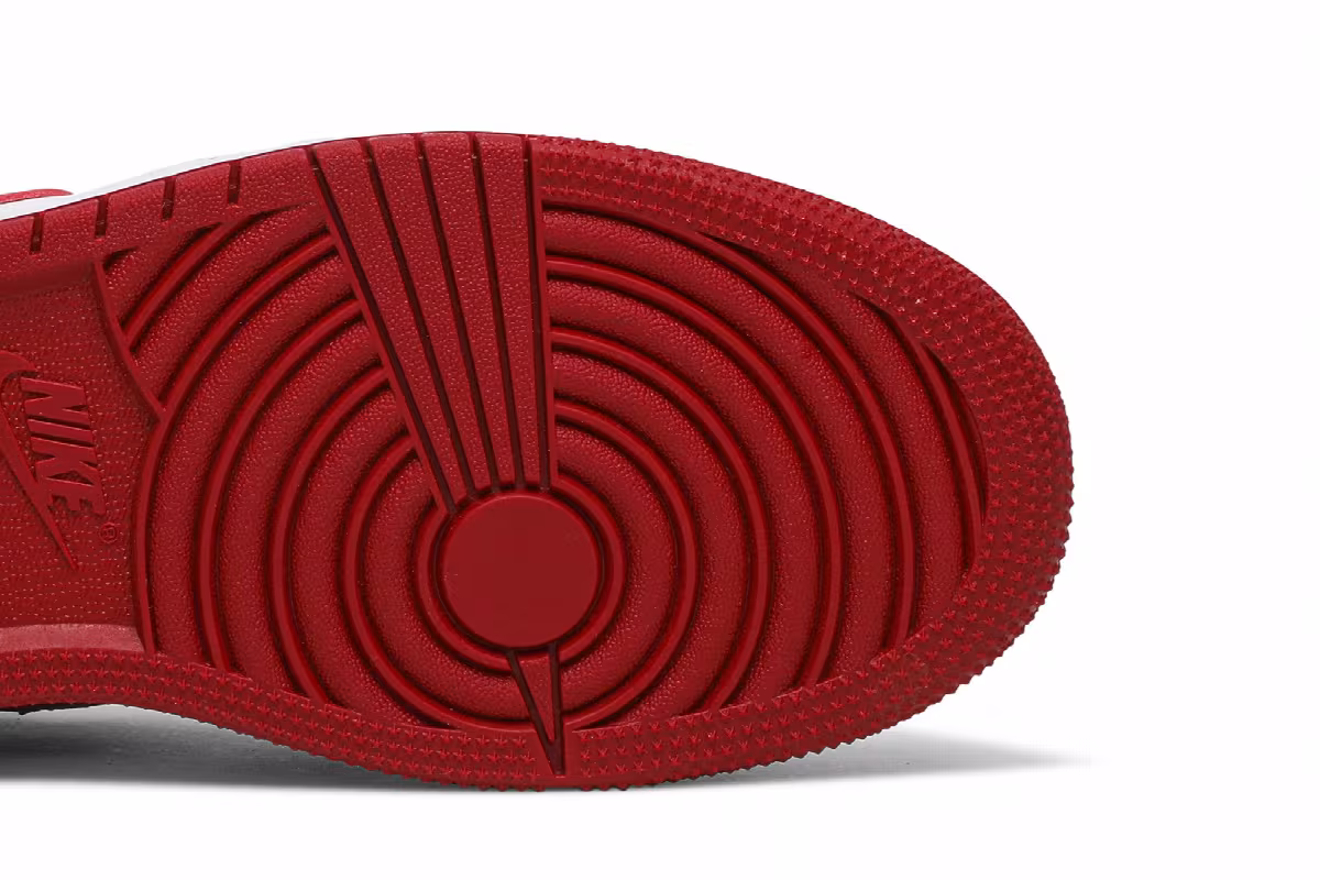 Air Jordan 1 Low GS Gym Red, view 6