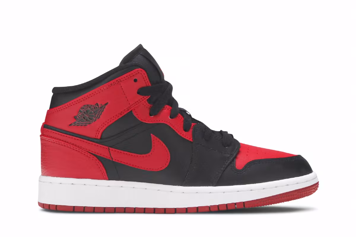Air Jordan 1 Mid GS Banned, view 2