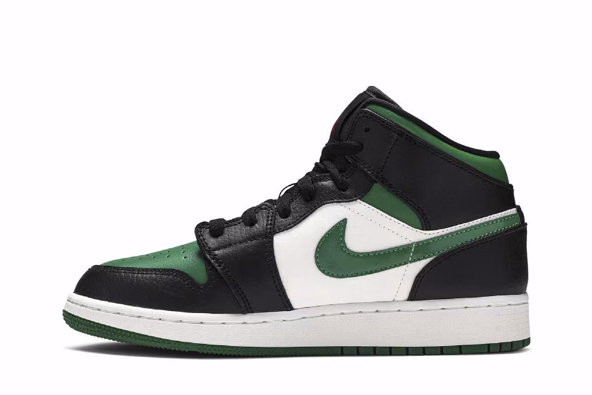 Air Jordan 1 Mid GS Black Pine Green, view 4
