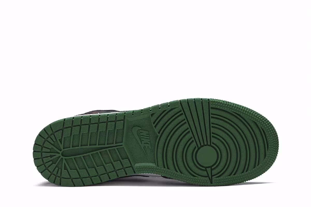 Air Jordan 1 Mid GS Black Pine Green, view 5