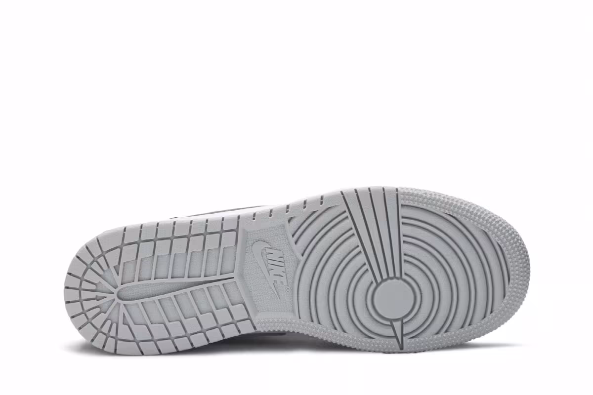 Air Jordan 1 Low GS Smoke Grey, view 5