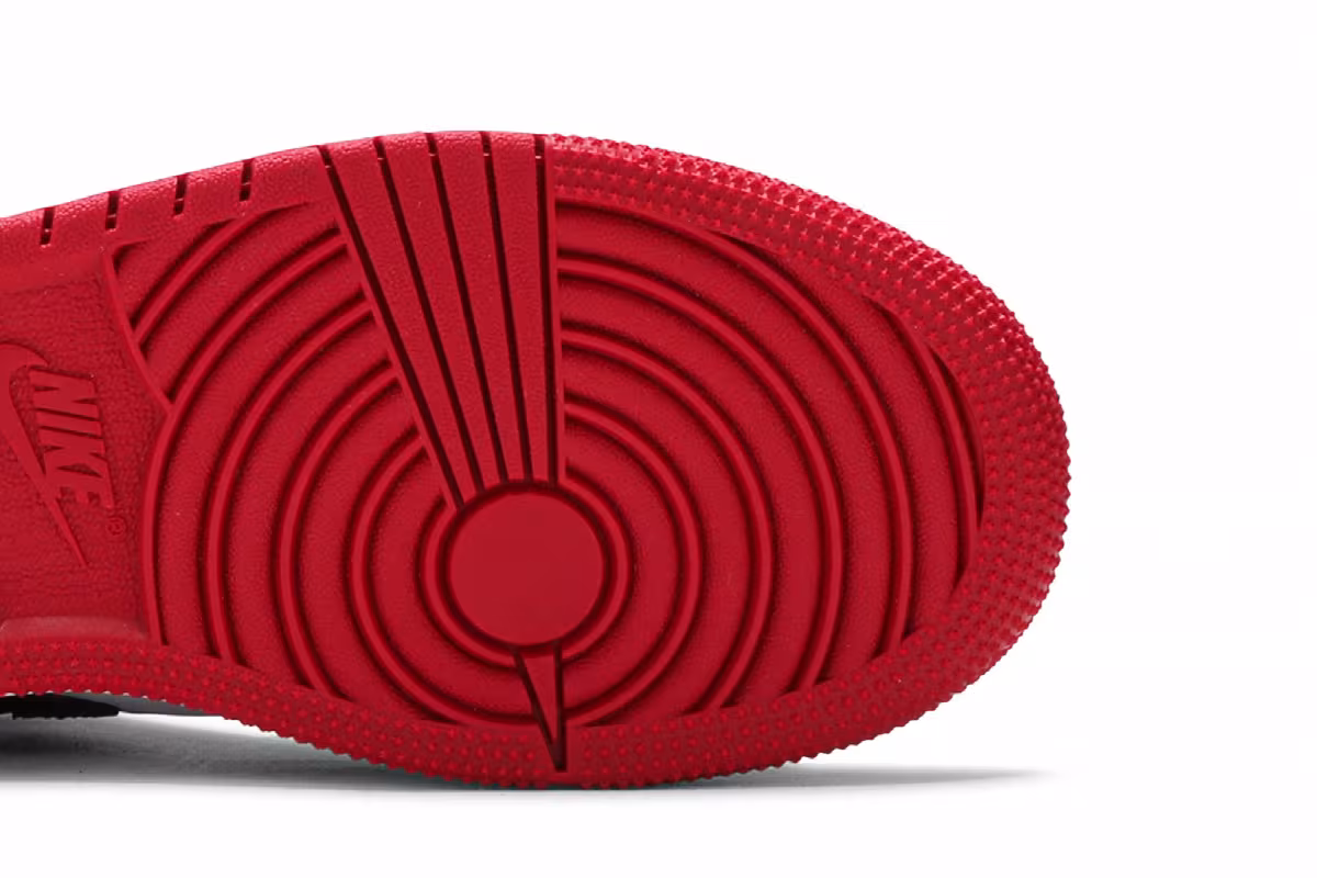Air Jordan 1 Mid GS Chicago, view 6