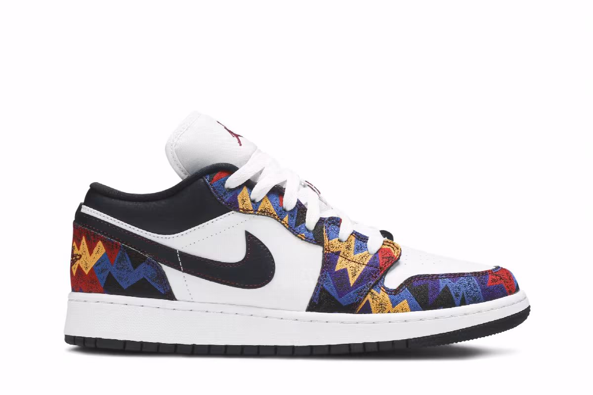 Air Jordan 1 Low SE GS Nothing But Net, view 2