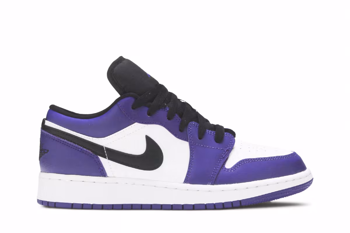 Air Jordan 1 Low GS Court Purple, view 2