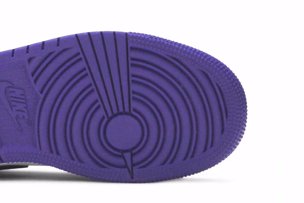 Air Jordan 1 Low GS Court Purple, view 6