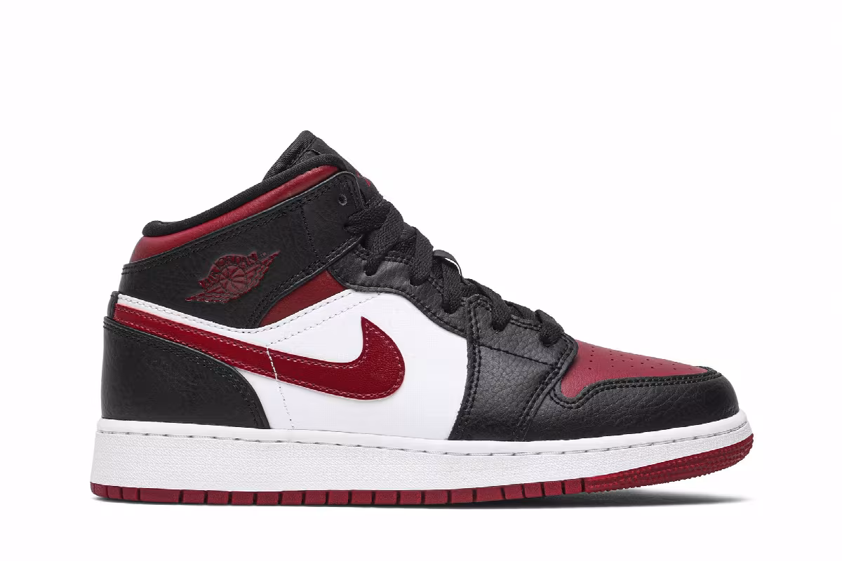 Air Jordan 1 Mid GS Noble Red, view 2