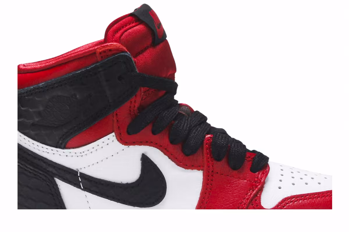Air Jordan 1 High OG PS Satin Red, view 3