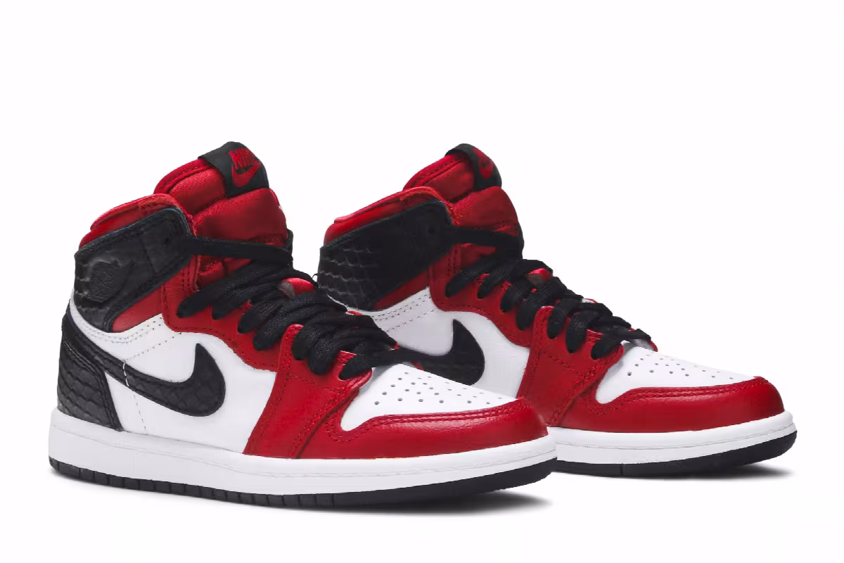 Air Jordan 1 High OG PS Satin Red, view 9