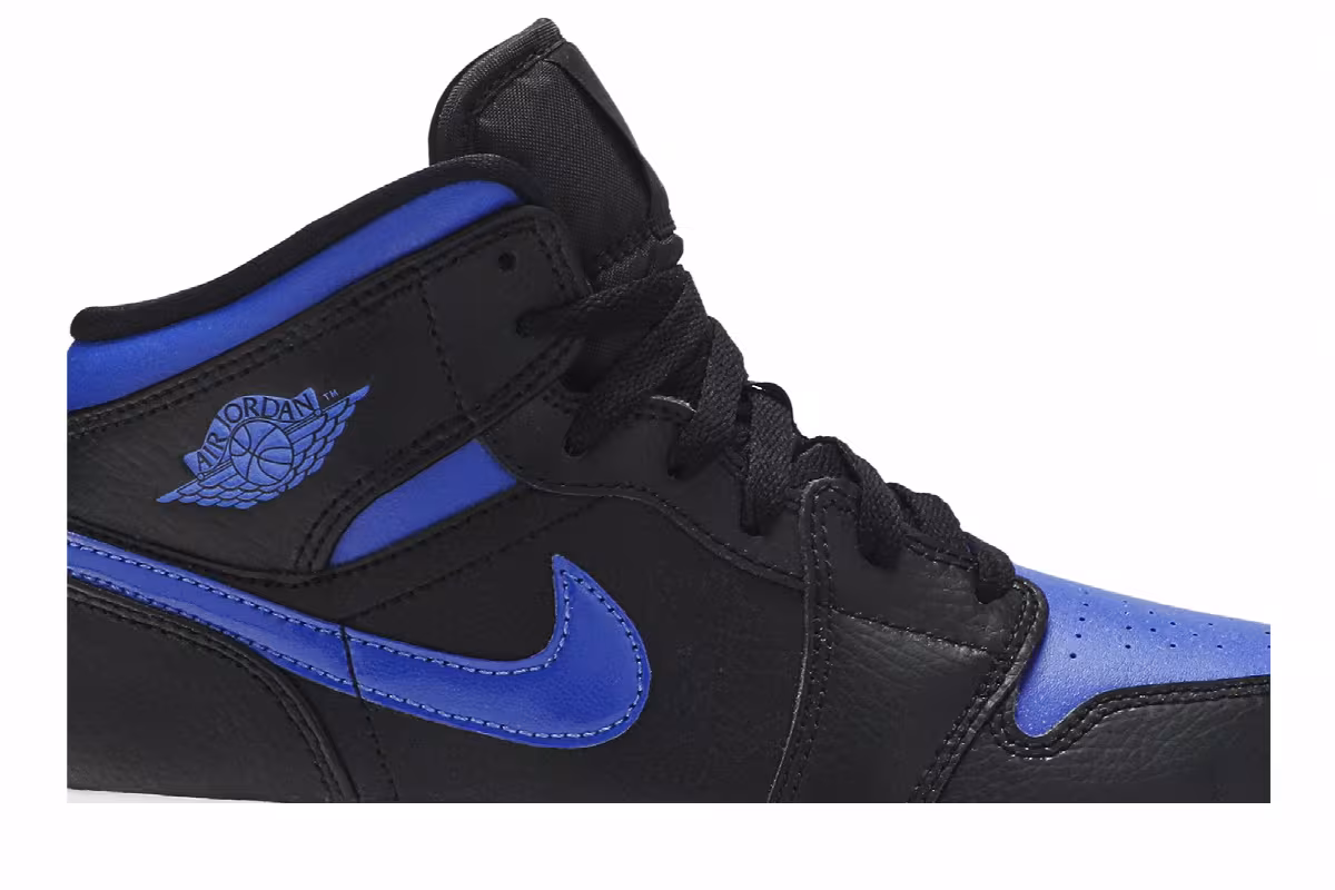 Air Jordan 1 Mid GS Black Hyper Royal, view 3