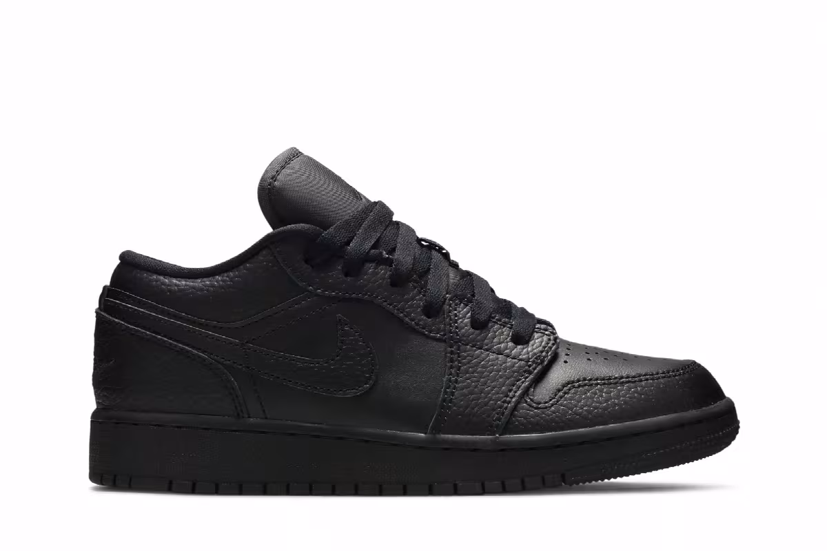 Air Jordan 1 Low GS Triple Black 2020, view 2