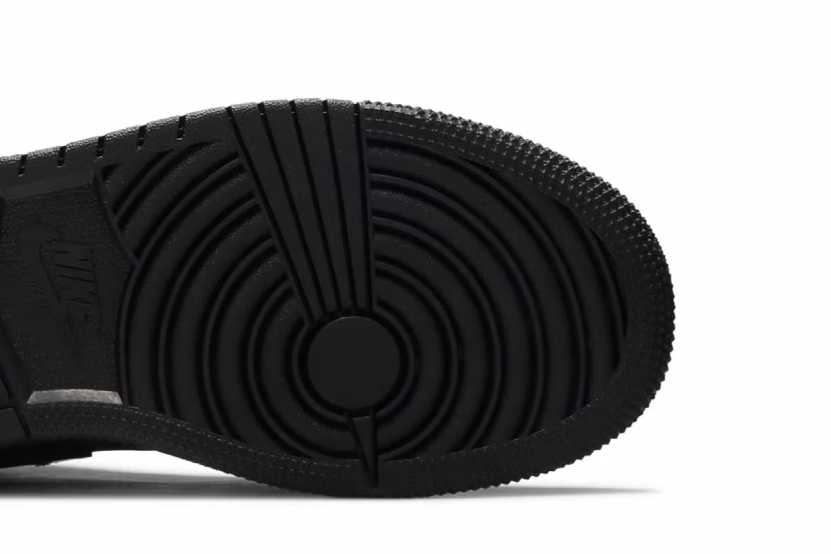 Air Jordan 1 Low GS Triple Black 2020, view 6