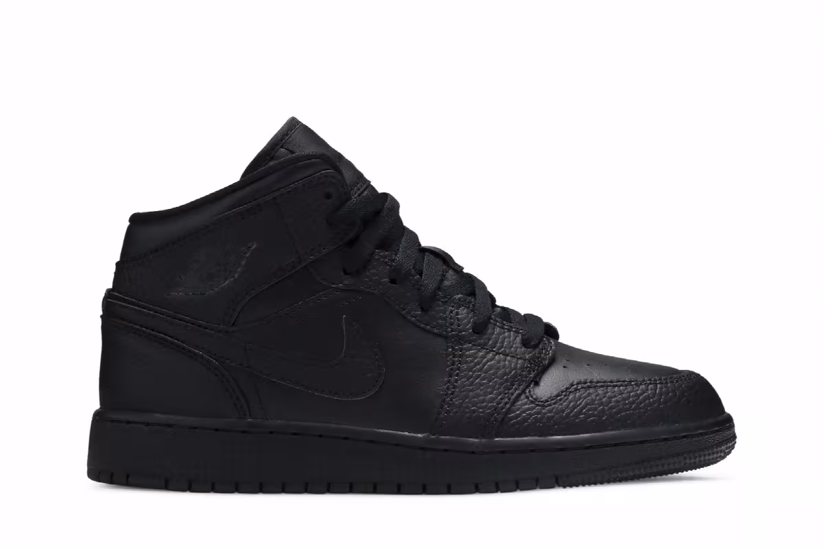 Air Jordan 1 Mid GS Triple Black 2020, view 2