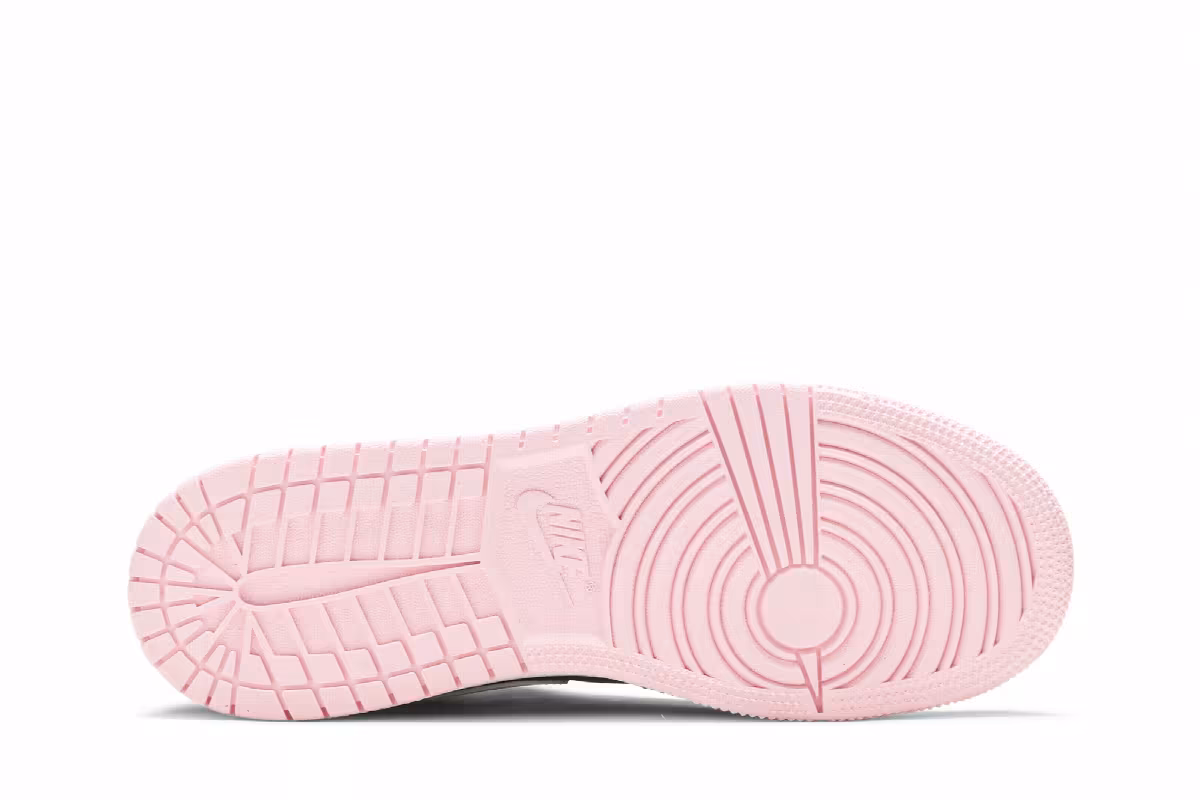 Air Jordan 1 Mid GS Arctic Punch, view 5