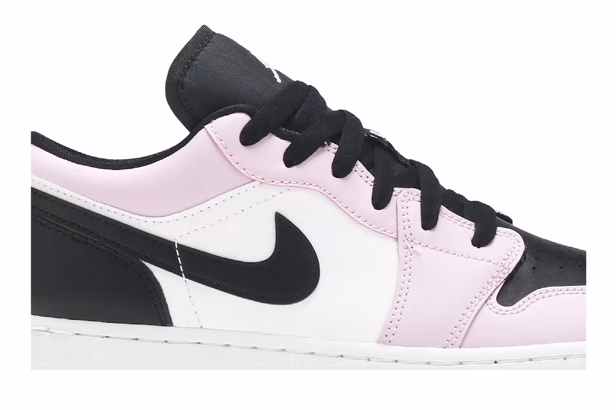 Air Jordan 1 Low GS Light Arctic Pink, view 3