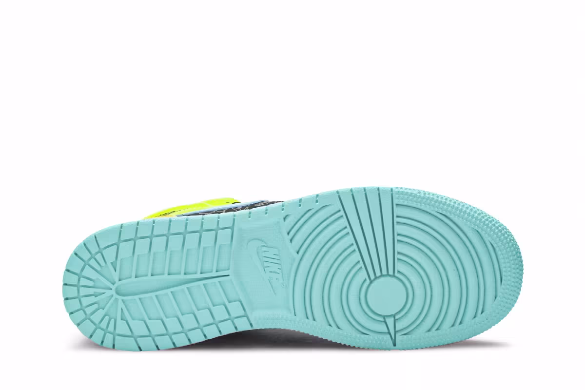Air Jordan 1 Mid SE GS Clover, view 5