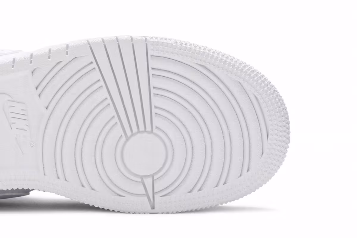 Air Jordan 1 Mid GS Triple White 2020, view 6