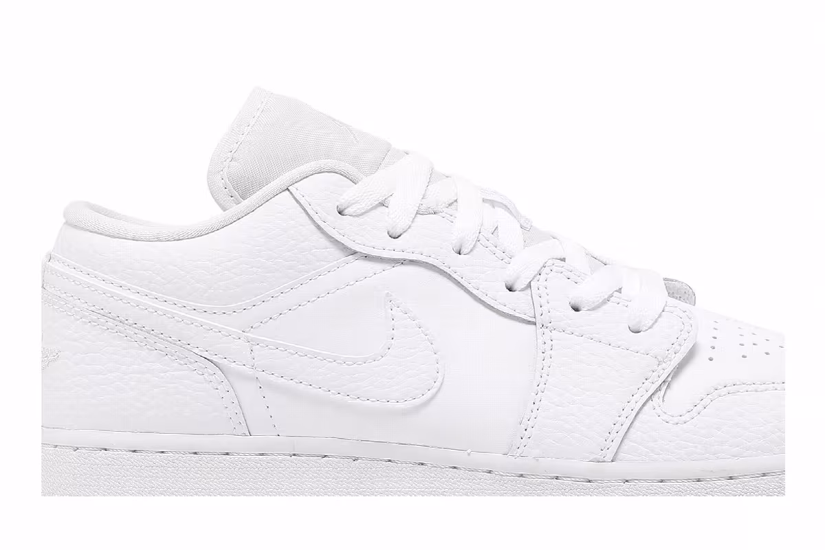 Air Jordan 1 Low GS Triple White, view 3