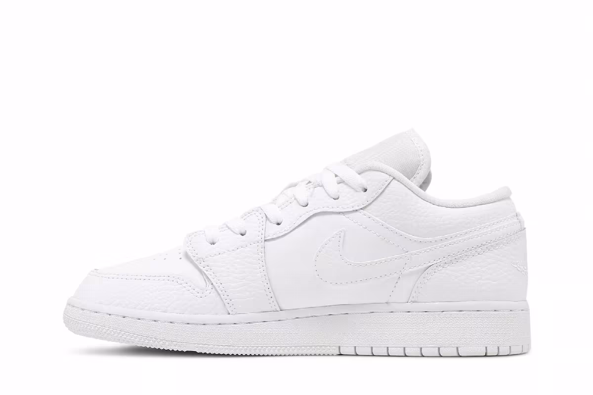 Air Jordan 1 Low GS Triple White, view 4