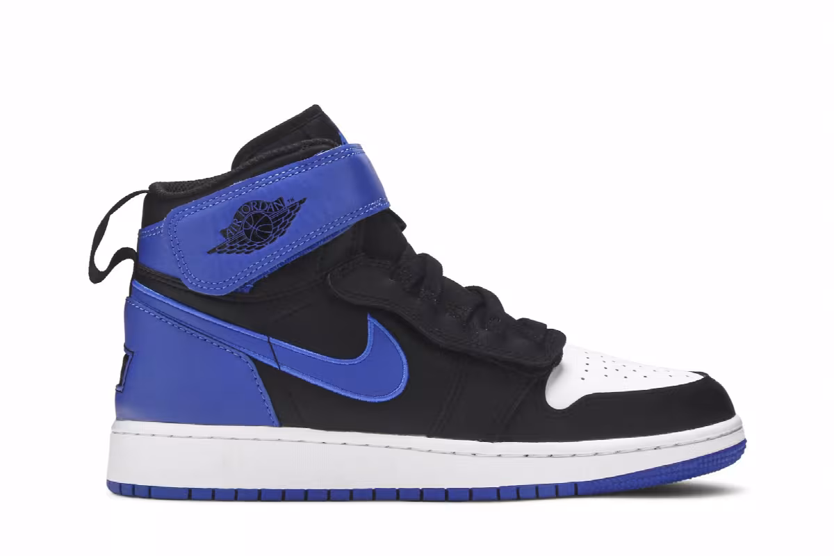 Air Jordan 1 High FlyEase GS Hyper Royal, view 2