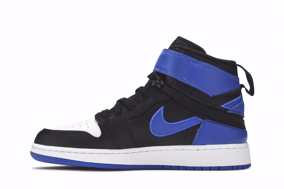 Air Jordan 1 High FlyEase GS Hyper Royal, view 4
