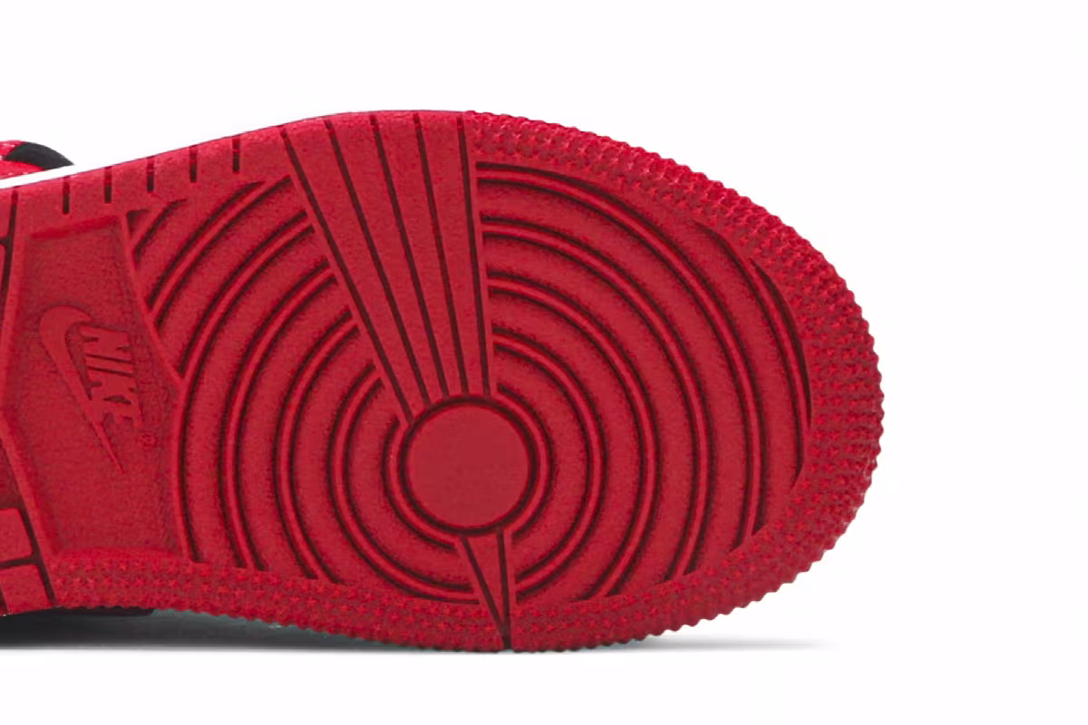 Air Jordan 1 Mid PS Banned, view 6