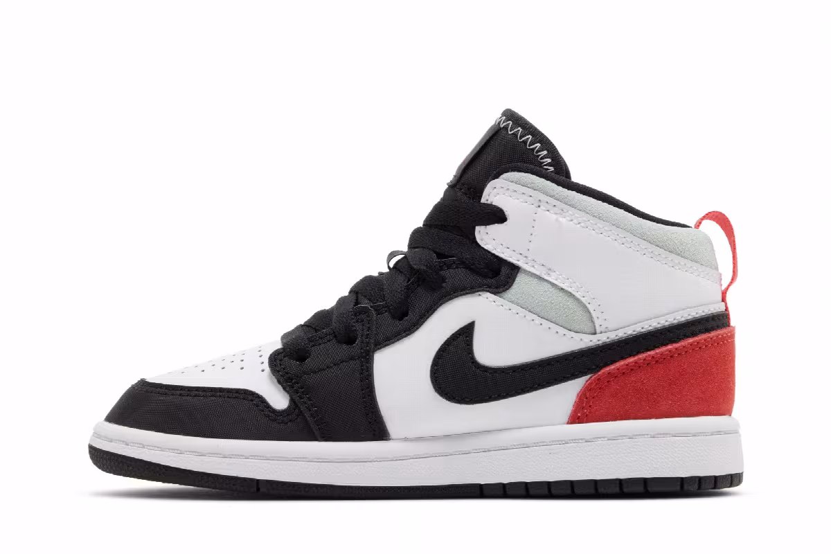 Air Jordan 1 Mid SE PS Red Black Toe, view 4