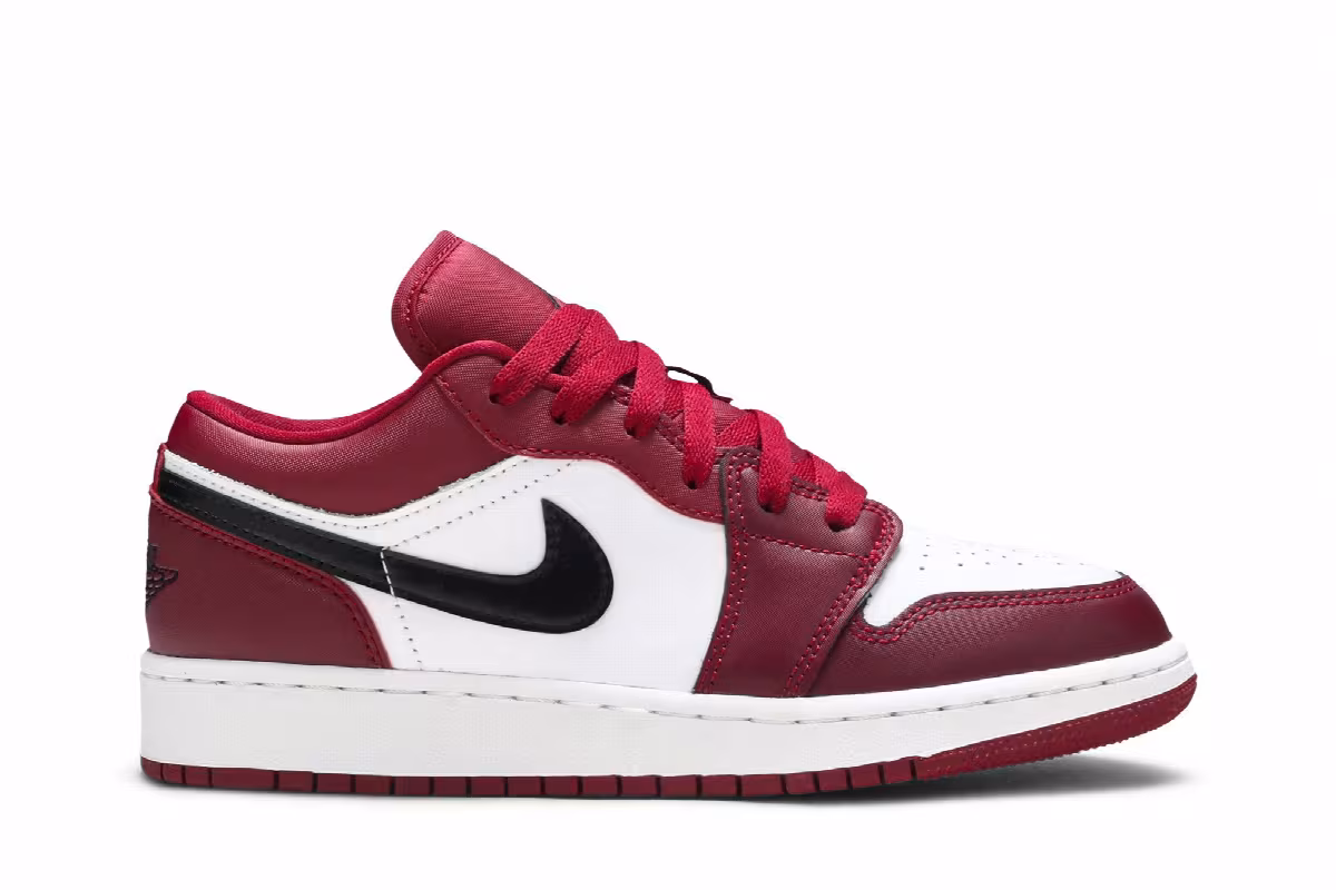 Air Jordan 1 Low GS Noble Red, view 2