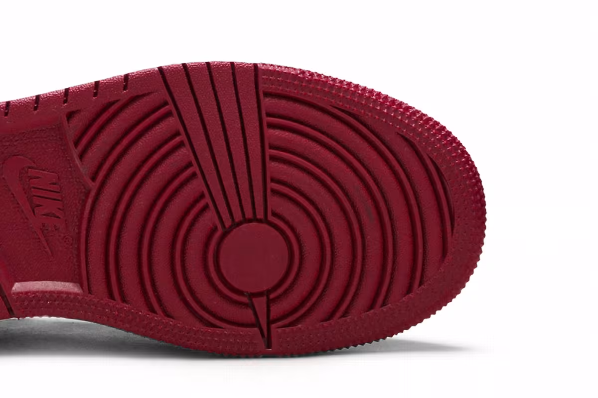 Air Jordan 1 Low GS Noble Red, view 6
