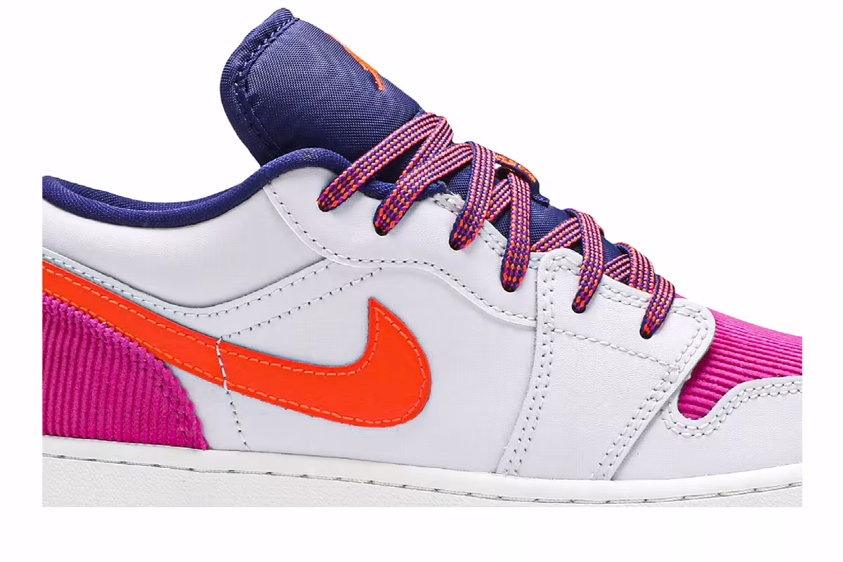 Air Jordan 1 Low GS Fire Pink Hyper Crimson, view 3
