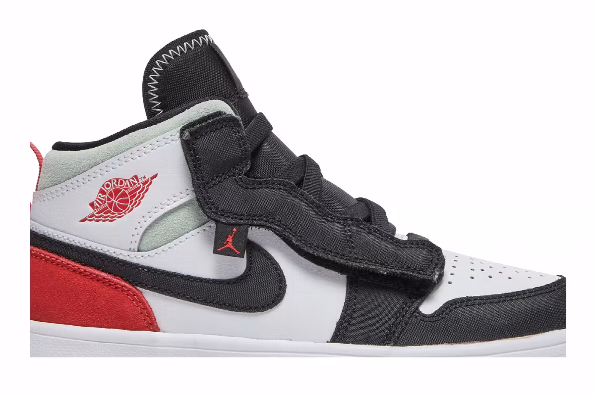 Air Jordan 1 Mid ALT PS Red Black Toe, view 3