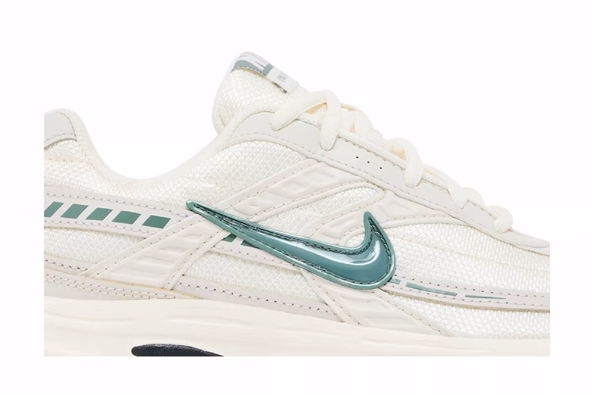 Nike Women's Initiator Soft Pearl Clay Green, view 3