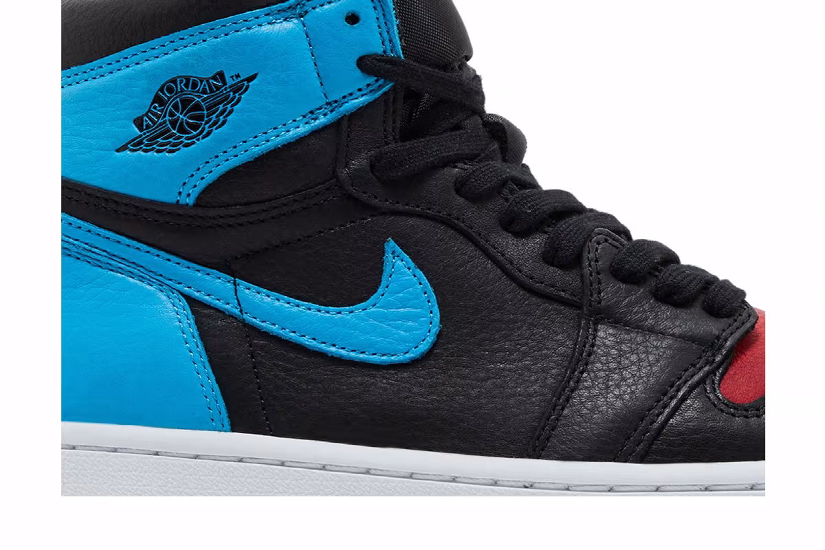 Women's Air Jordan 1 High OG NC to Chi, view 3