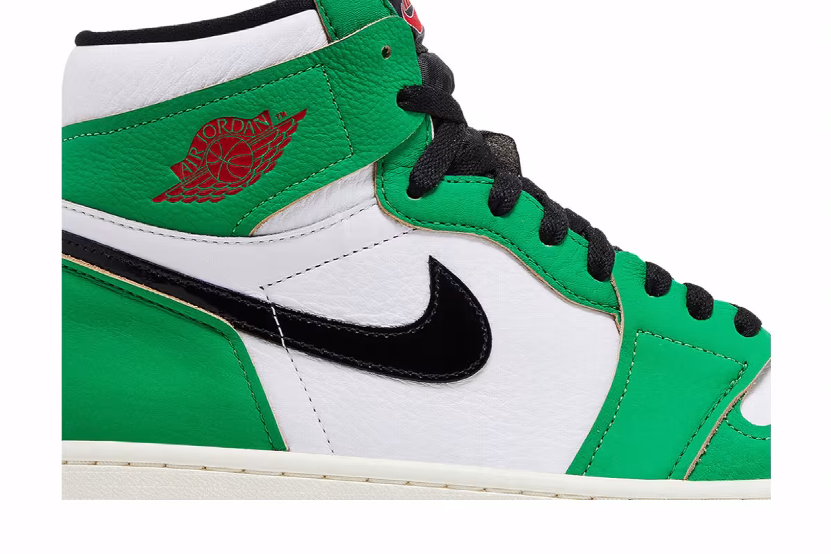 Women's Air Jordan 1 High OG Lucky Green, view 3
