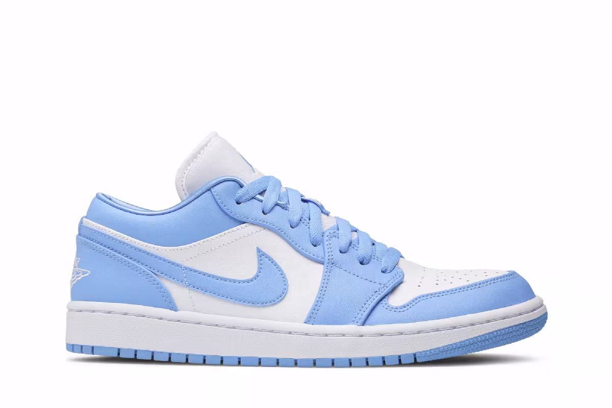 Women's Air Jordan 1 Low UNC, view 2