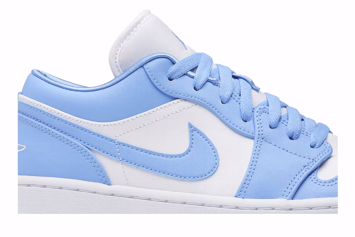 Women's Air Jordan 1 Low UNC, view 3