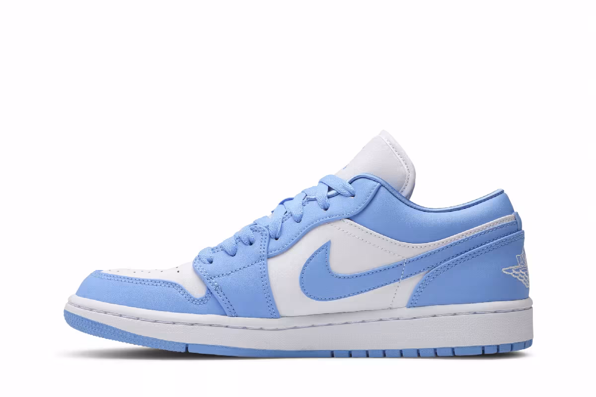 Women's Air Jordan 1 Low UNC, view 4