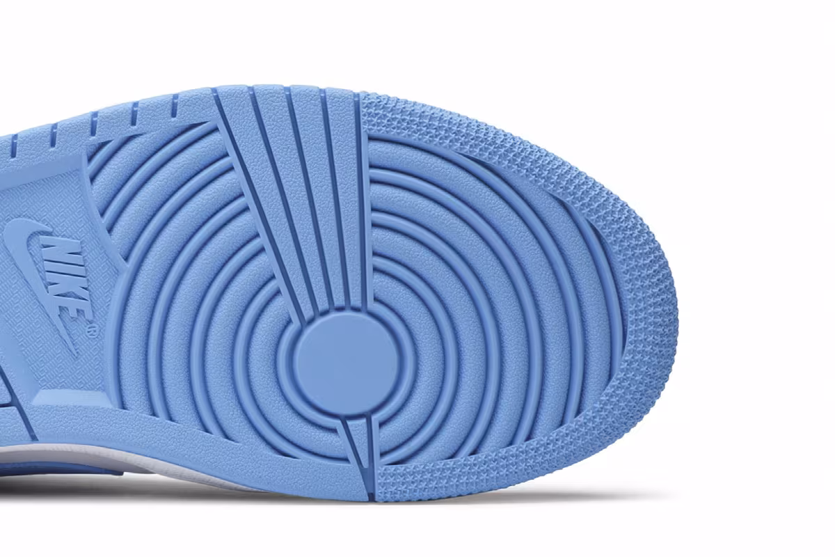 Women's Air Jordan 1 Low UNC, view 6