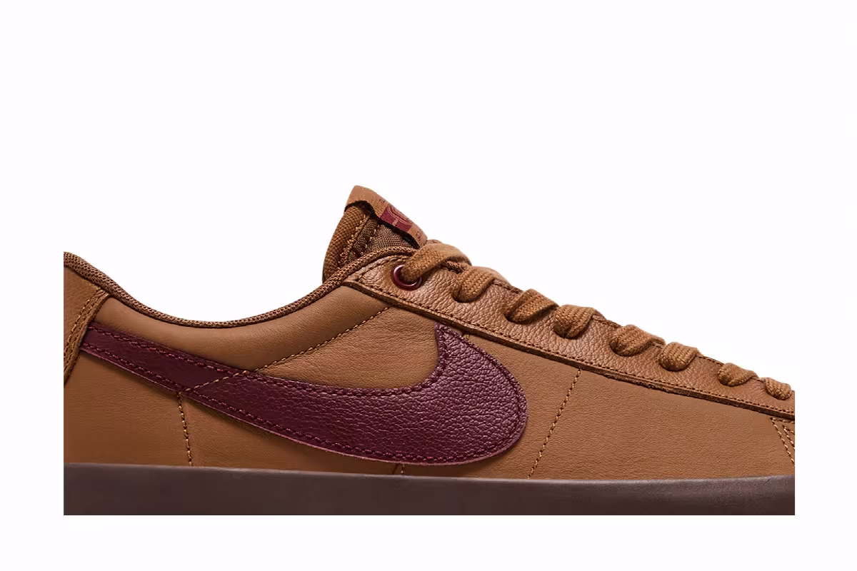 Nike Zoom Blazer Low Pro GT SB Light British Tan Dark Team Red, view 3
