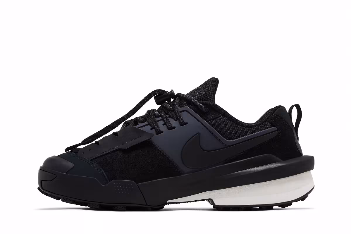sacai x Nike Zegamadome Black, view 4