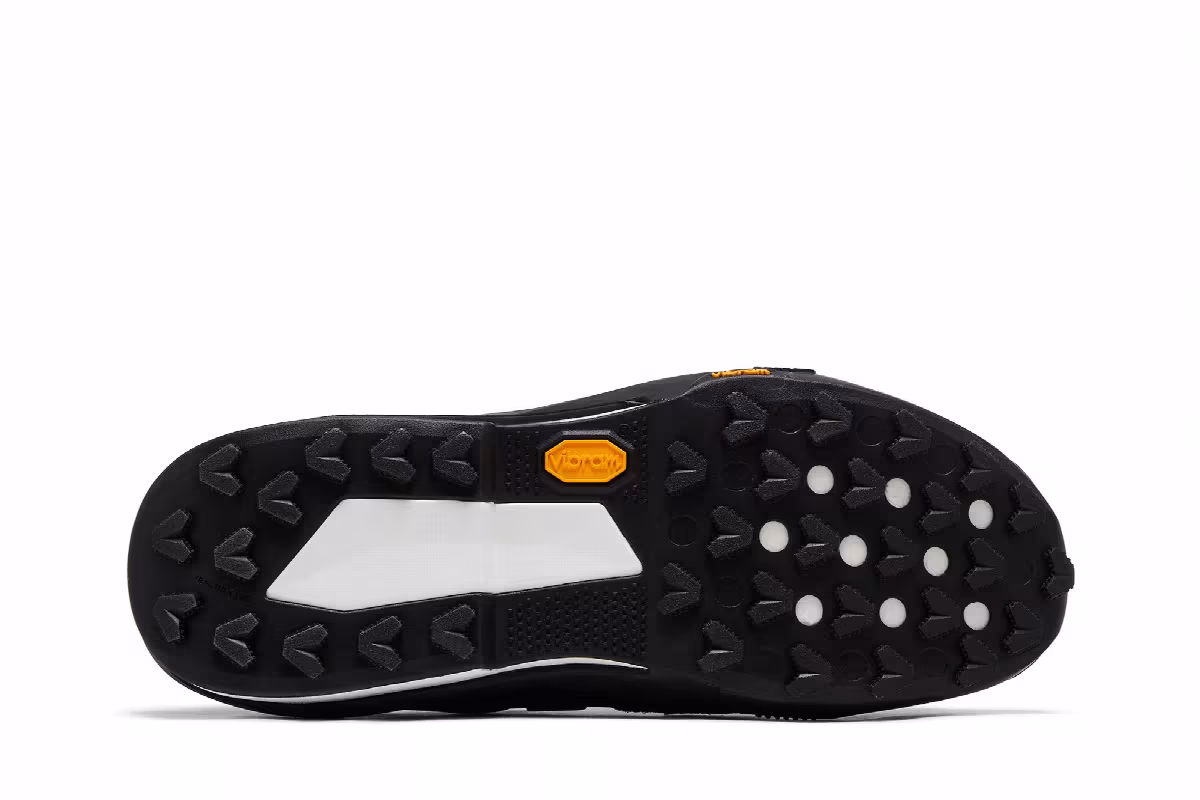 sacai x Nike Zegamadome Black, view 5