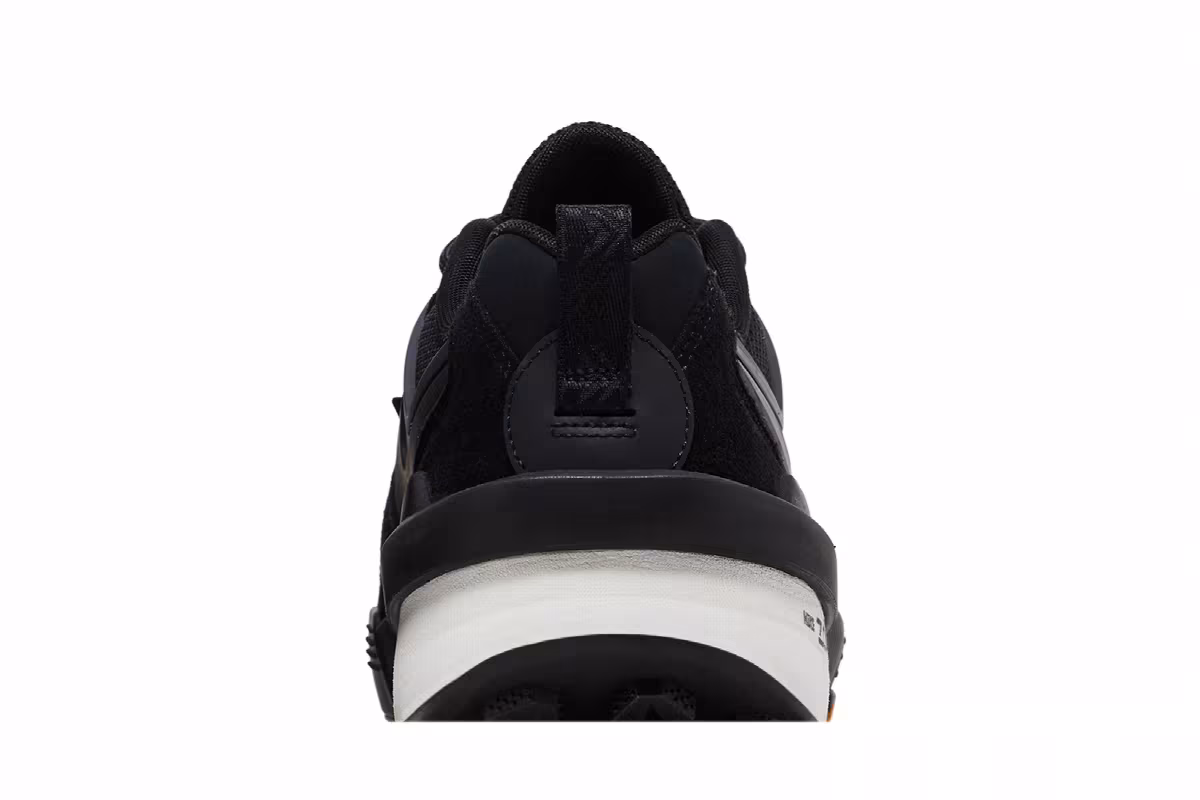 sacai x Nike Zegamadome Black, view 8