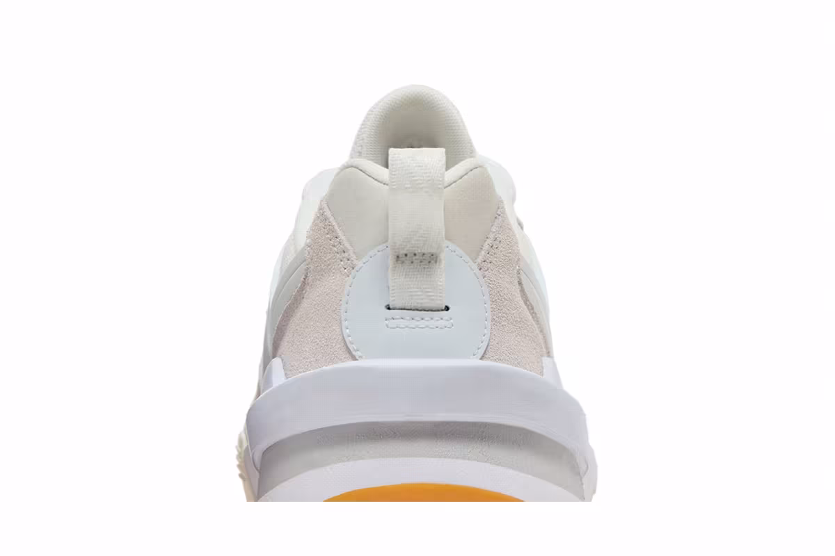 sacai x Nike Zegamadome White Gum, view 8