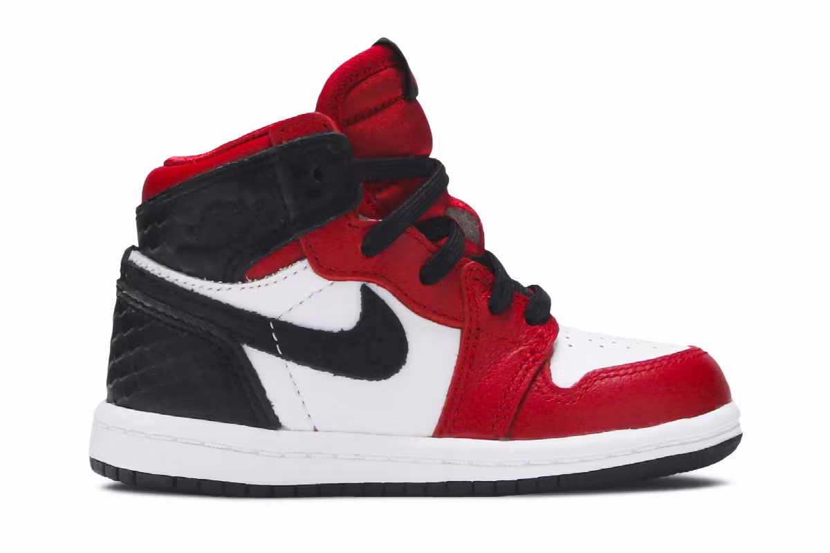 Air Jordan 1 High OG TD Satin Red, view 2