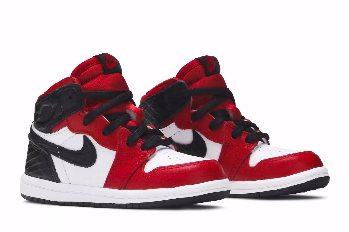 Air Jordan 1 High OG TD Satin Red, view 9