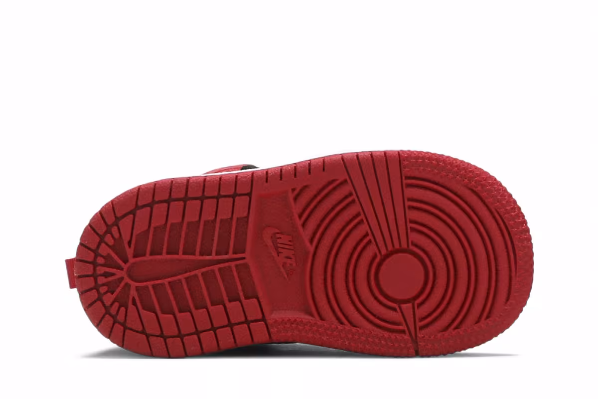 Air Jordan 1 Mid TD Banned, view 5