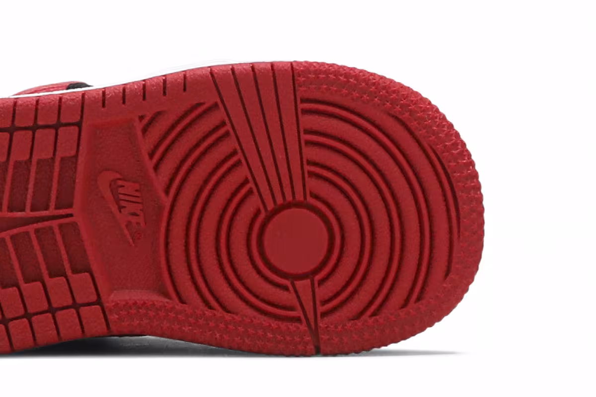 Air Jordan 1 Mid TD Banned, view 6